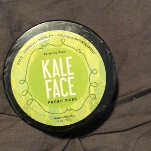 Perfectly posh kale face face mask